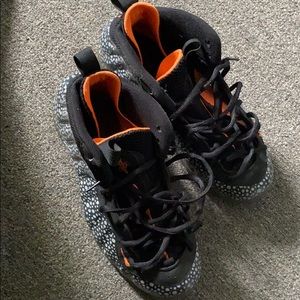 I’m selling these foamposite